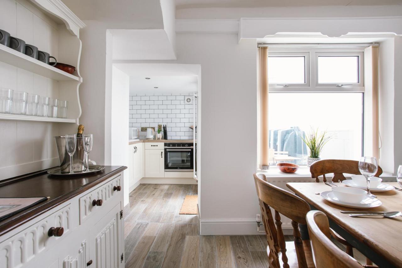 Cosy Period Cottage 2Min Walk To The Beach Portrush Extérieur photo
